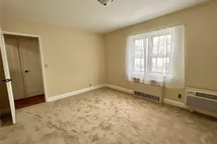 400 Merrick Rd, Rockville Centre, NY 11570 - Photo 11