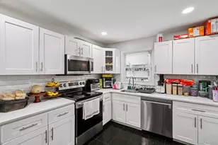 374 Miller Ave, Freeport, NY 11520 - Photo 19