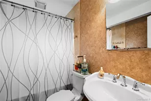 45 Lowland Rd, Levittown, NY 11756 - Photo 17