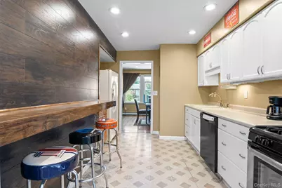 1333 Richland Boulevard, Bay Shore, NY 11706 - Photo 13