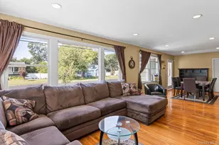 1333 Richland Blvd, Bay Shore, NY 11706 - Photo 7