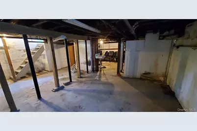 83 Kraemer Street, Hicksville, NY 11801 - Photo 37