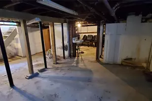 83 Kraemer St, Hicksville, NY 11801 - Photo 37