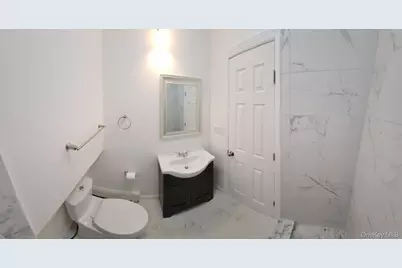 83 Kraemer Street, Hicksville, NY 11801 - Photo 21