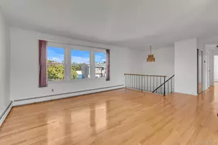 282 N Oak St, Massapequa, NY 11758 - Photo 5