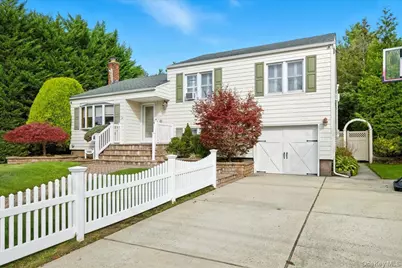 3405 Lufberry Avenue, Wantagh, NY 11793 - Photo 5