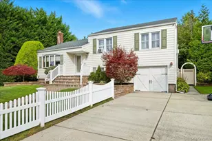 3405 Lufberry Ave, Wantagh, NY 11793 - Photo 5