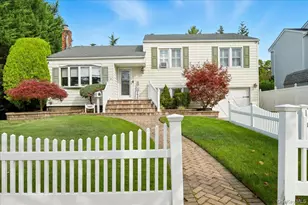 3405 Lufberry Ave, Wantagh, NY 11793 - Photo 3