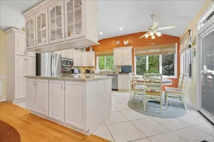 3405 Lufberry Ave, Wantagh, NY 11793 - Photo 15