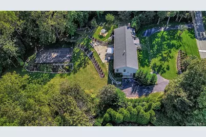 262 Huntington Bay Road, Huntington, NY 11743 - Photo 37