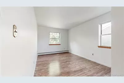 3268 Jackson Avenue, Wantagh, NY 11793 - Photo 31