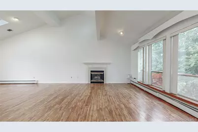 3268 Jackson Avenue, Wantagh, NY 11793 - Photo 9