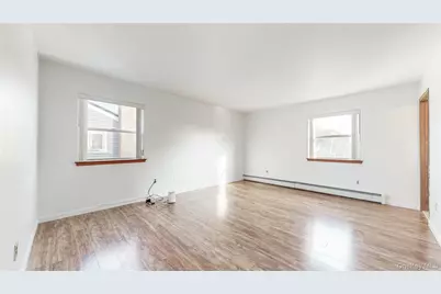 3268 Jackson Avenue, Wantagh, NY 11793 - Photo 5