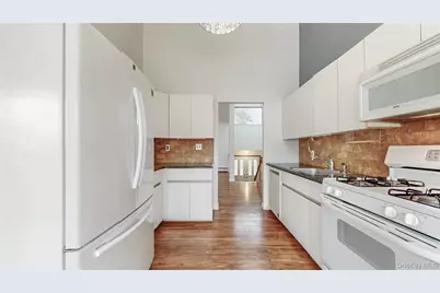 3268 Jackson Avenue, Wantagh, NY 11793 - Photo 33