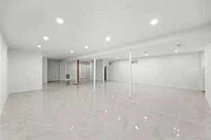 4 S 11th St, New Hyde Park, NY 11040 - Photo 23