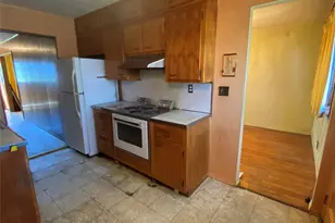 4 Gerri Ln, Yonkers, NY 10703 - Photo 9