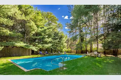 41 Squaw Road, White Sulphur Springs, NY 11937 - Photo 9