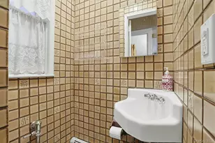 317 E 242nd St, Bronx, NY 10470 - Photo 29