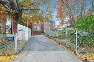 317 E 242nd St, Bronx, NY 10470 - Photo 33
