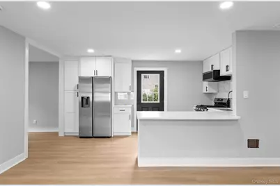 635 Provost Avenue, Bellport, NY 11713 - Photo 5