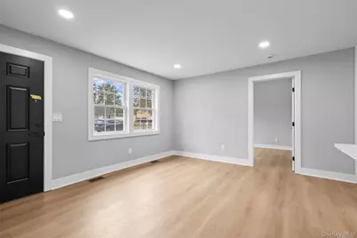 635 Provost Avenue, Bellport, NY 11713 - Photo 3