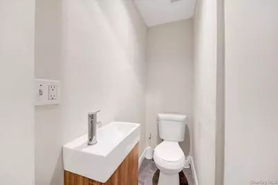 339 Tecumseh Avenue, Mount Vernon, NY 10553 - Photo 9