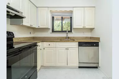 47B Marwood Road N, Port Washington, NY 11050 - Photo 13