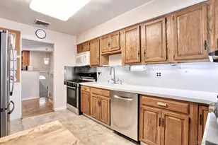 21 Briarcliff Dr, Monsey, NY 10952 - Photo 9