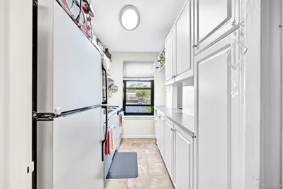 340 Richbell Road #B4, Mamaroneck, NY 10543 - Photo 5