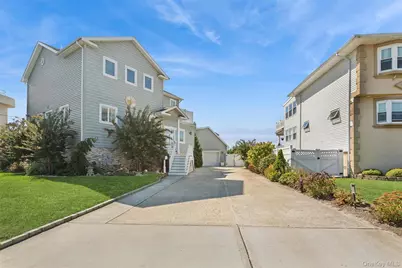 210 Saratoga Boulevard, Island Park, NY 11558 - Photo 39