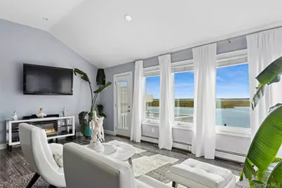 210 Saratoga Boulevard, Island Park, NY 11558 - Photo 7