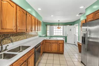 708 Salisbury Park Drive, Westbury, NY 11590 - Photo 11