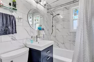 69-14 Little Neck Pkwy, Glen Oaks, NY 11004 - Photo 9