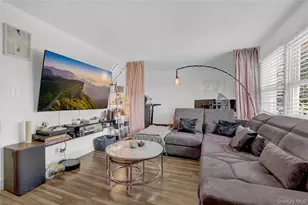 69-14 Little Neck Pkwy, Glen Oaks, NY 11004 - Photo 5