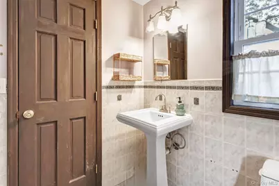 81 Beach Road, Wading River, NY 11792 - Photo 9