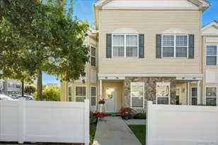 383 Summer Ct, East Meadow, NY 11554 - Photo 13