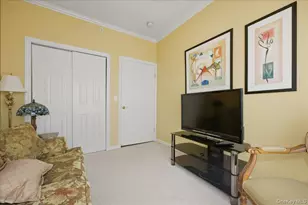 383 Summer Ct, East Meadow, NY 11554 - Photo 29