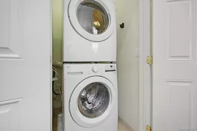 383 Summer Court, East Meadow, NY 11554 - Photo 33