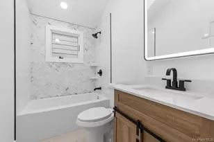 873 S 7th St, Lindenhurst, NY 11757 - Photo 15