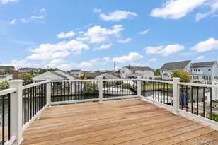 873 S 7th St, Lindenhurst, NY 11757 - Photo 11