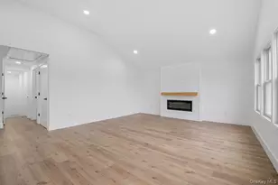 873 S 7th St, Lindenhurst, NY 11757 - Photo 9