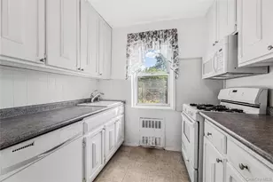 1 Balint Dr, Yonkers, NY 10710 - Photo 9