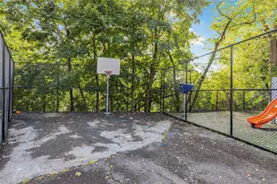 1 Balint Dr, Yonkers, NY 10710 - Photo 15