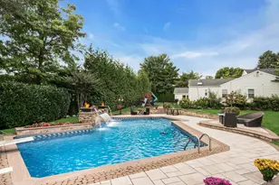 1 Regency Ln, Dix Hills, NY 11746 - Photo 33