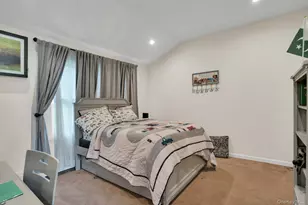 1 Regency Ln, Dix Hills, NY 11746 - Photo 27