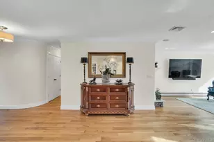 1 Regency Ln, Dix Hills, NY 11746 - Photo 7