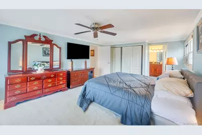 190 Connetquot Drive, Oakdale, NY 11769 - Photo 39