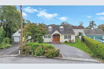 190 Connetquot Drive, Oakdale, NY 11769 - Photo 1