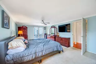 190 Connetquot Dr, Oakdale, NY 11769 - Photo 37