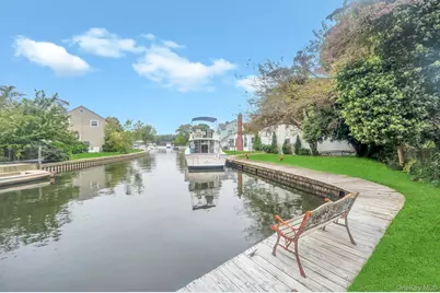 190 Connetquot Drive, Oakdale, NY 11769 - Photo 11